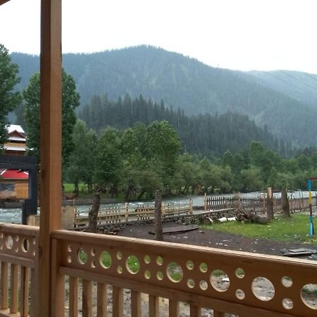 Riverbank Hotel Taobut Neelum Valley Azad Kashmir Taobat エクステリア 写真